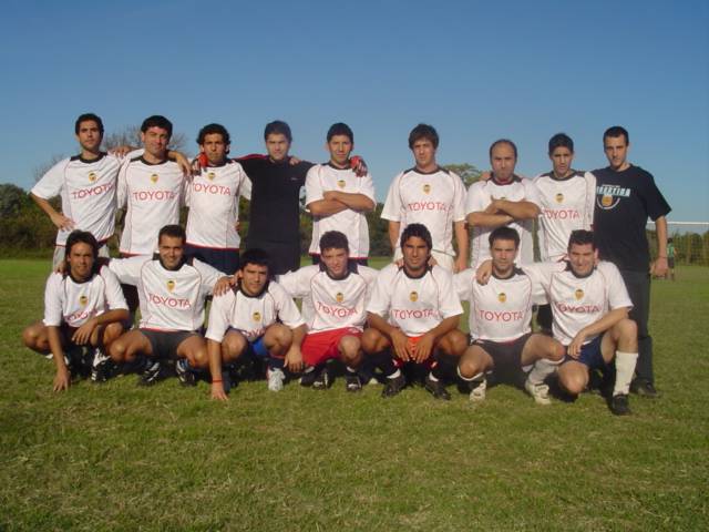 DIEZ PERROS Y UN CHANCHO